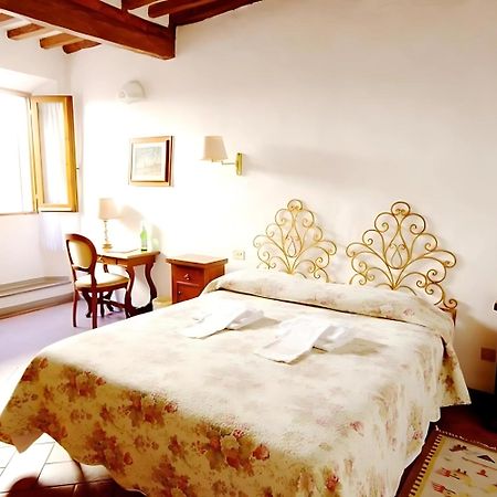Locanda Il Pino Сан-Джиминьяно Экстерьер фото