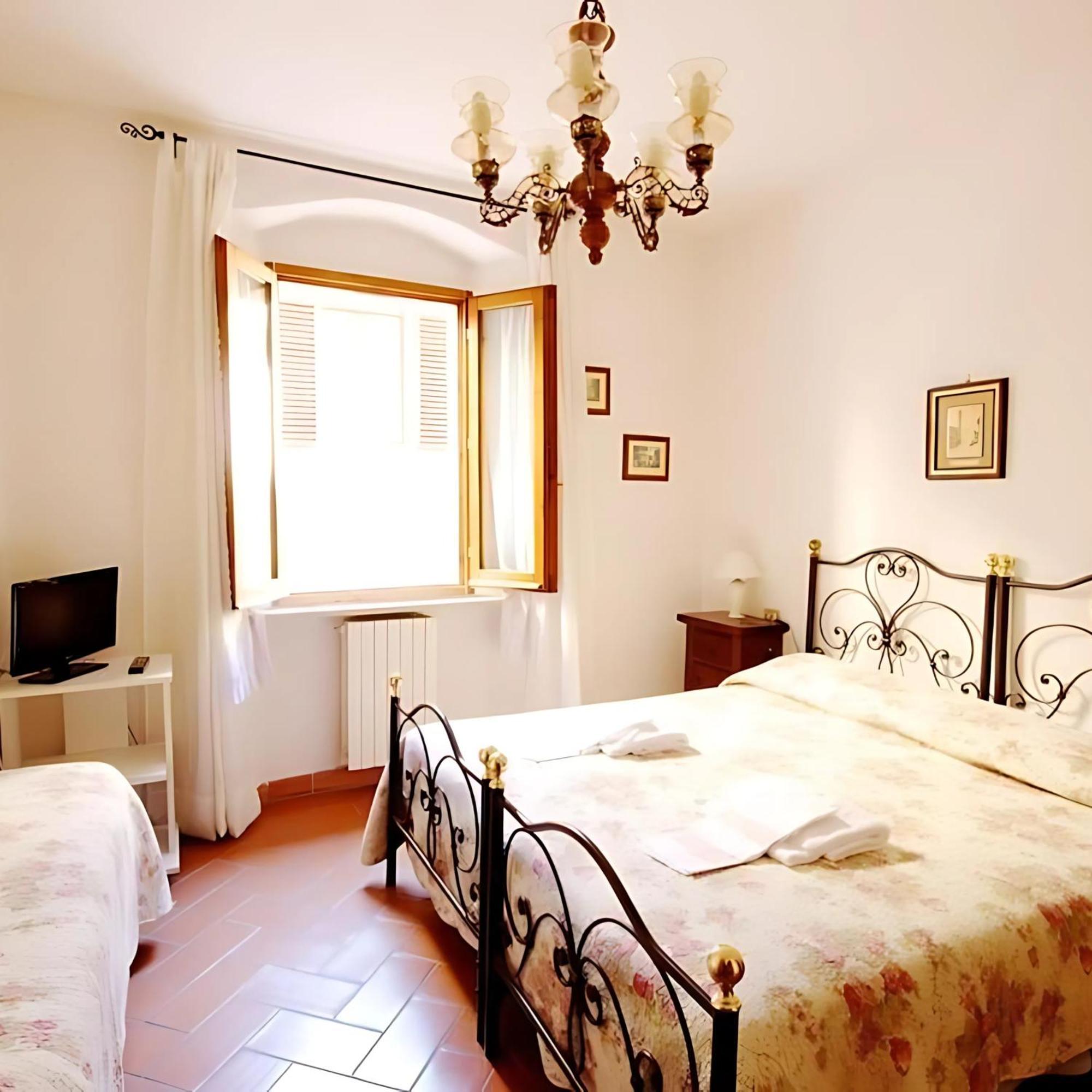 Locanda Il Pino Сан-Джиминьяно Экстерьер фото