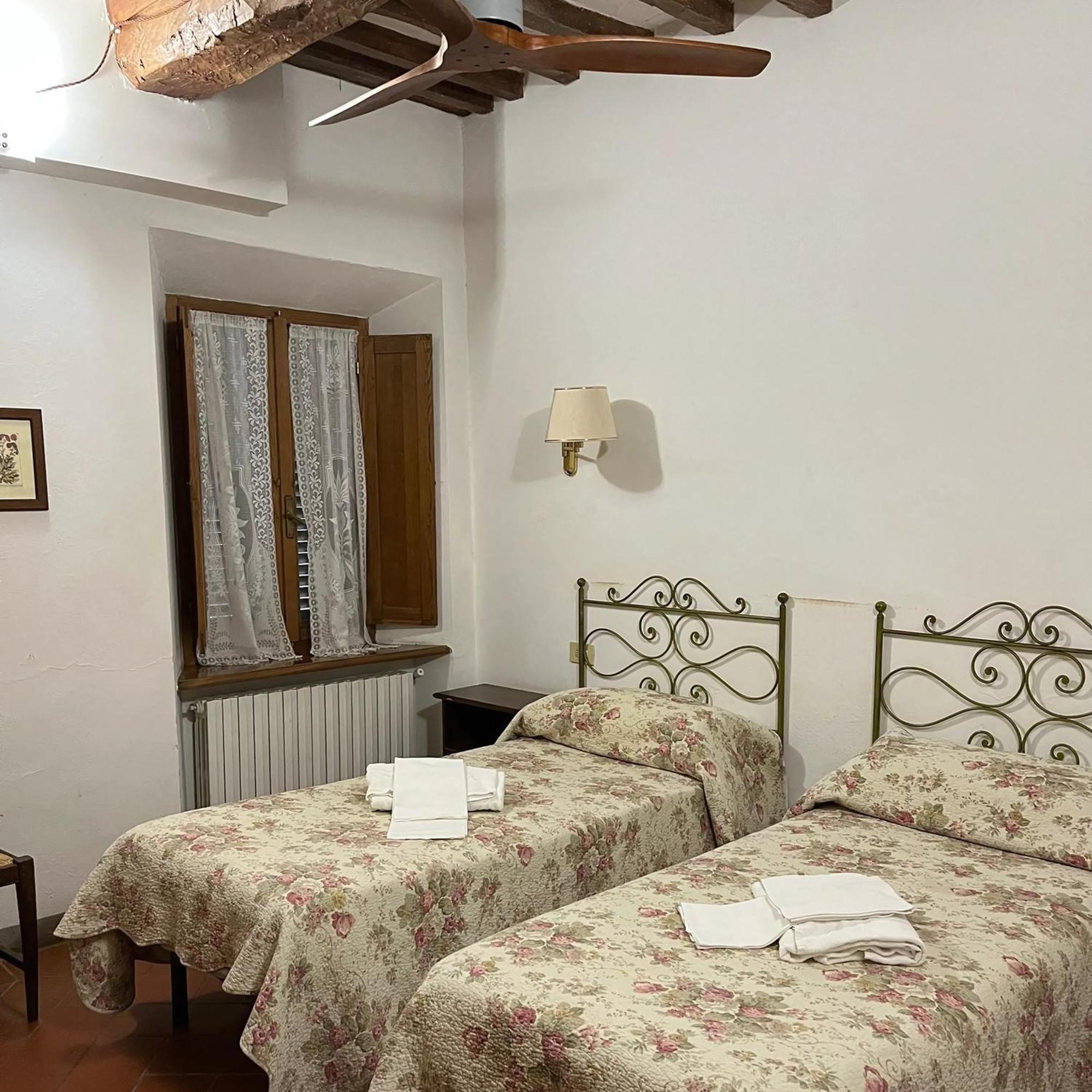 Locanda Il Pino Сан-Джиминьяно Экстерьер фото
