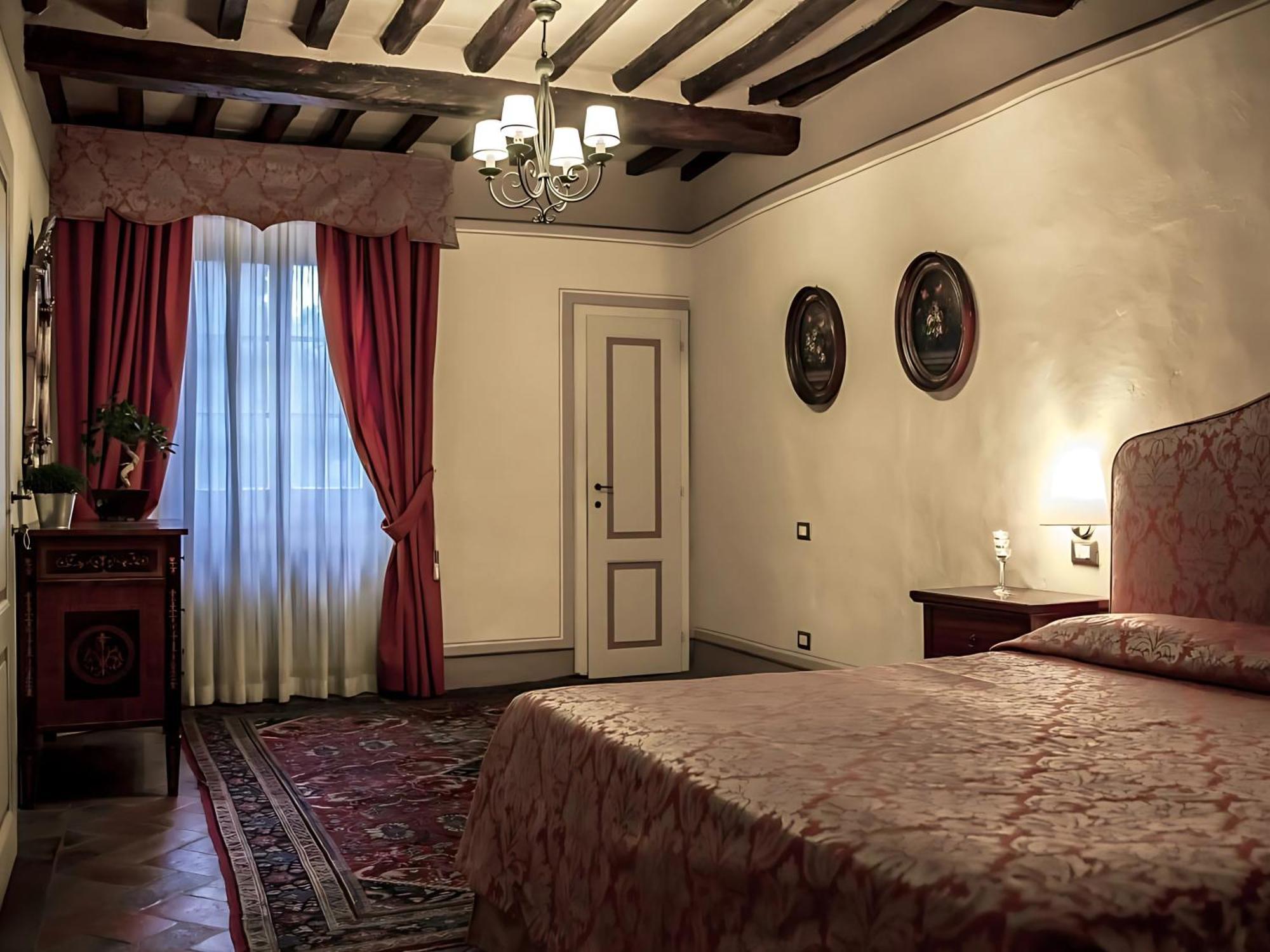 Locanda Il Pino Сан-Джиминьяно Номер фото