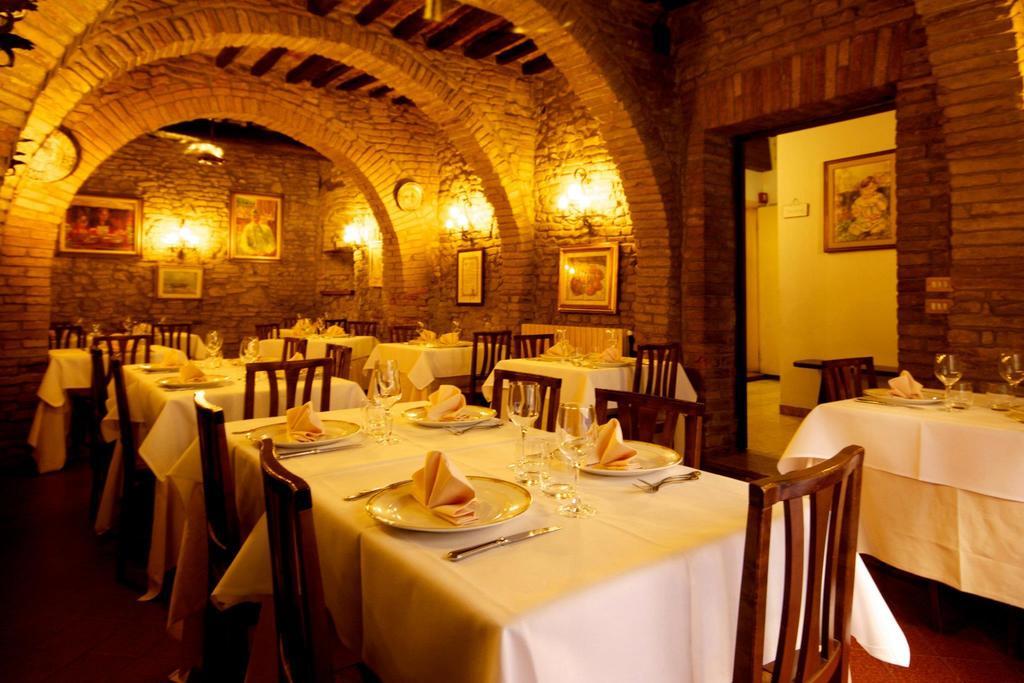 Locanda Il Pino Сан-Джиминьяно Экстерьер фото